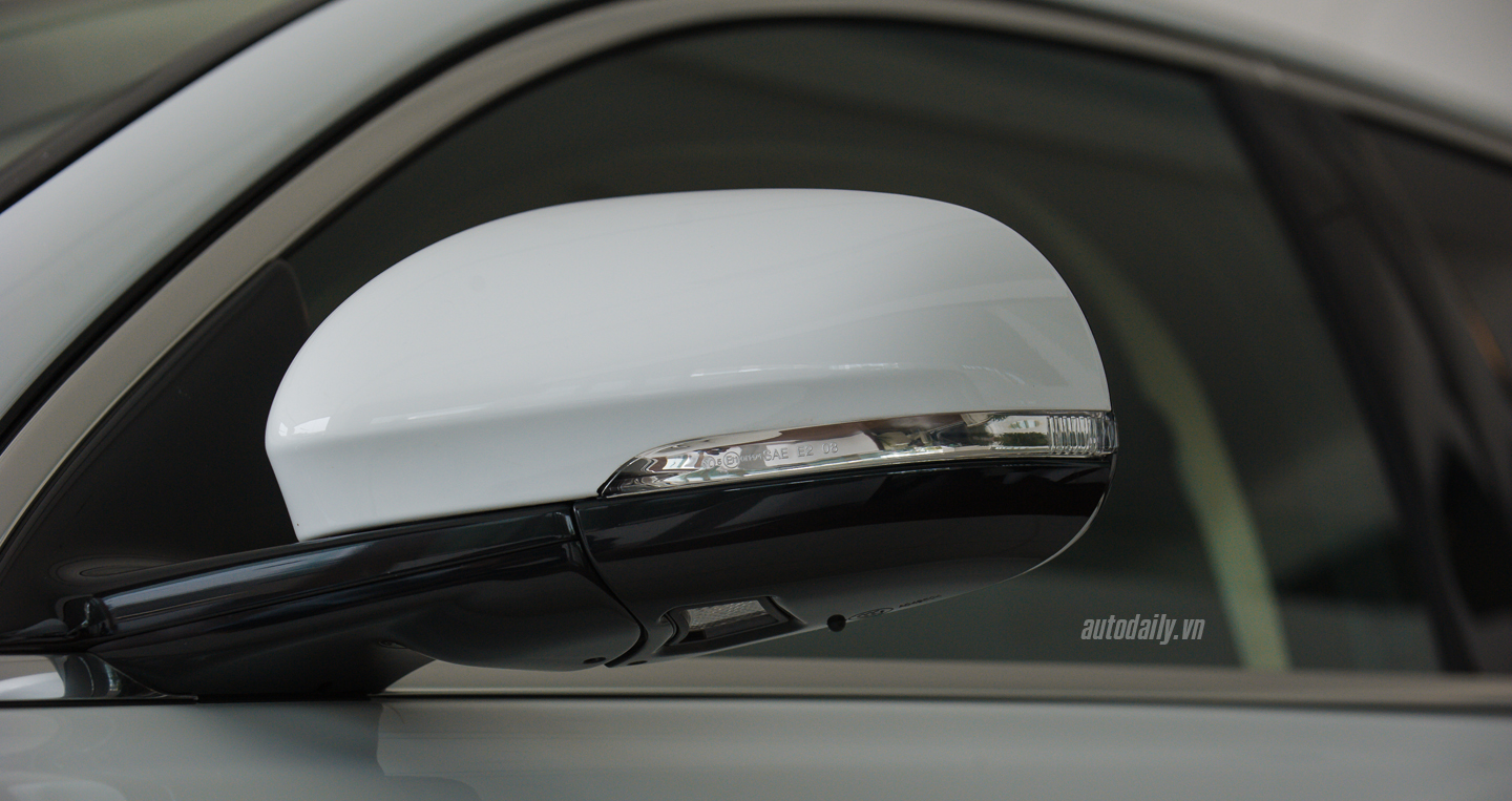 Ảnh chi tiết Jaguar XJL Portfolio 2016 tại Hà Nội jaguar XJL 2016 (24).jpg