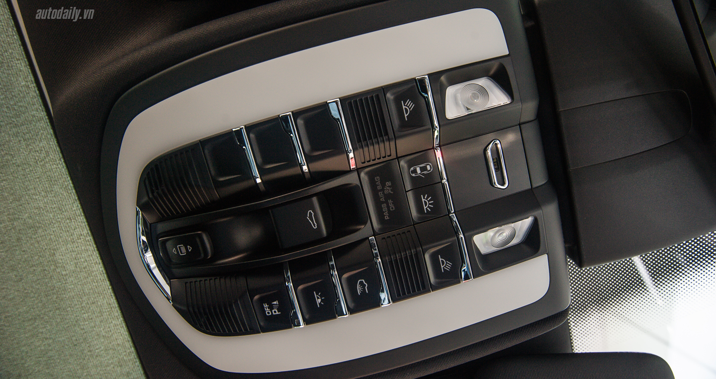 Nội thất Porsche Cayenne màu độc nhất Việt Nam Porsche Cayenne  1 (28).JPG