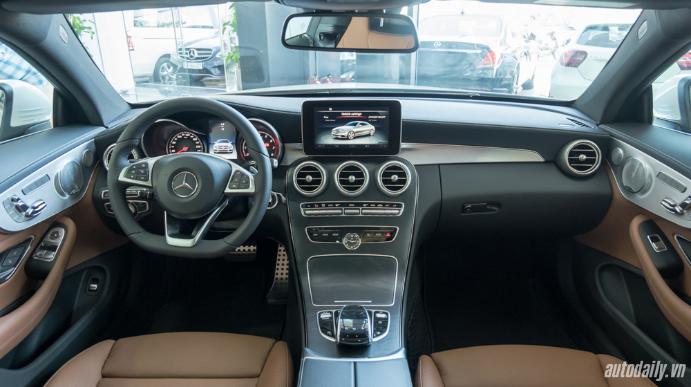 Chi tiết nội thất Mercedes-Benz C300 Coupe tại Việt Nam C300_Coupe (11).jpg