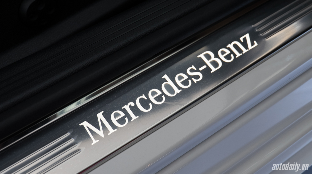 Chi tiết nội thất Mercedes-Benz C300 Coupe tại Việt Nam C300_Coupe (8).jpg