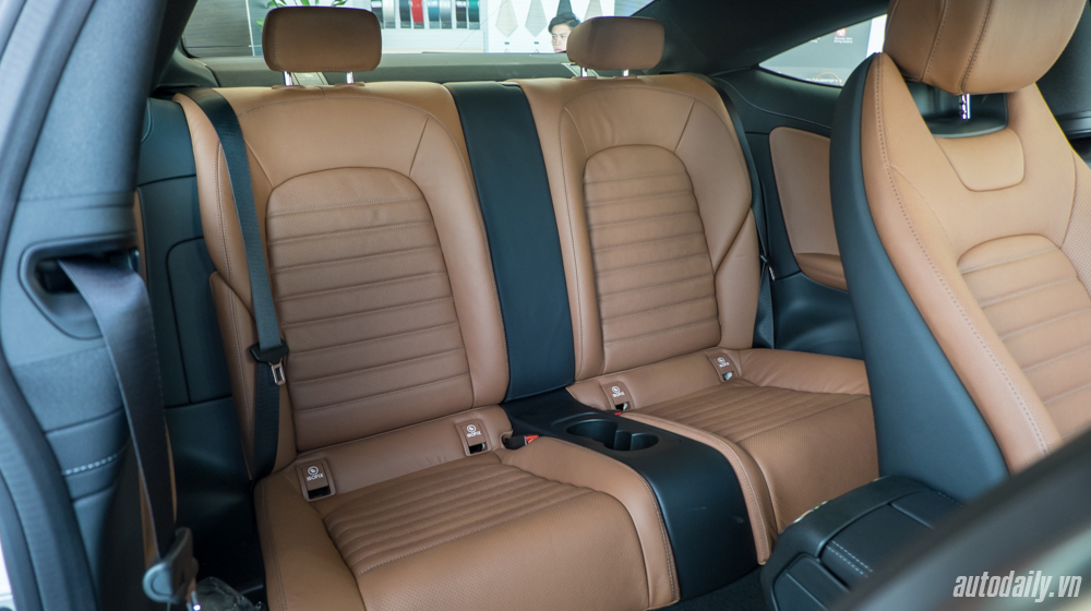 Chi tiết nội thất Mercedes-Benz C300 Coupe tại Việt Nam C300_Coupe (9).jpg