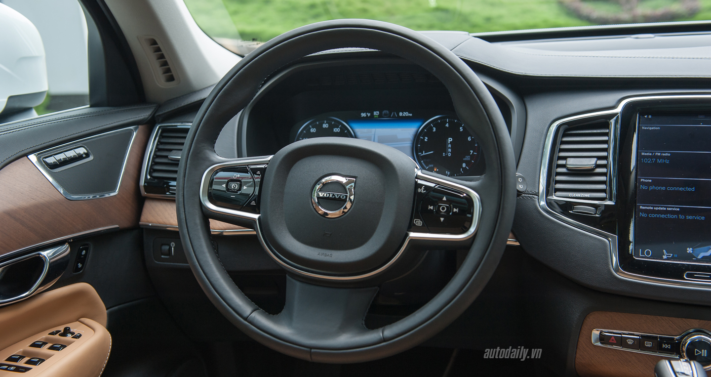 Ảnh chi tiết nội thất Volvo XC90 T6 Inscription 2016 tại Hà Nội Volvo XC90 T6 2016 (10).JPG