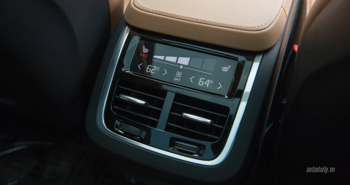 Ảnh chi tiết nội thất Volvo XC90 T6 Inscription 2016 tại Hà Nội Volvo XC90 T6 2016 (13).JPG
