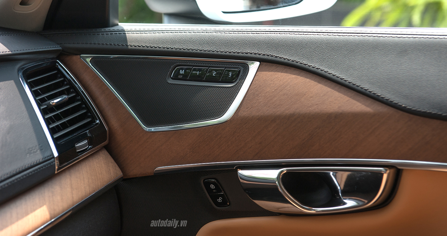 Ảnh chi tiết nội thất Volvo XC90 T6 Inscription 2016 tại Hà Nội Volvo XC90 T6 2016 (19).JPG