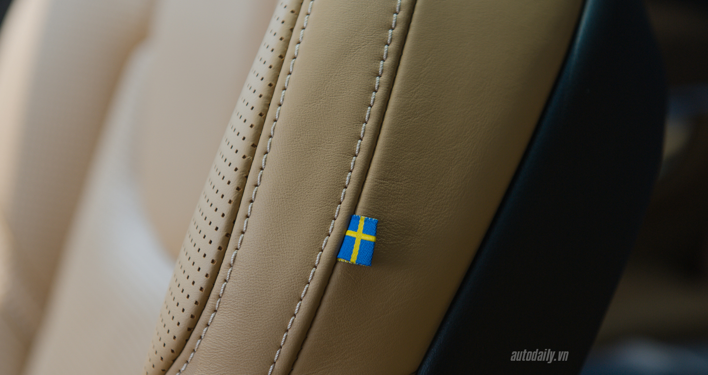 Ảnh chi tiết nội thất Volvo XC90 T6 Inscription 2016 tại Hà Nội Volvo XC90 T6 2016 (25).JPG
