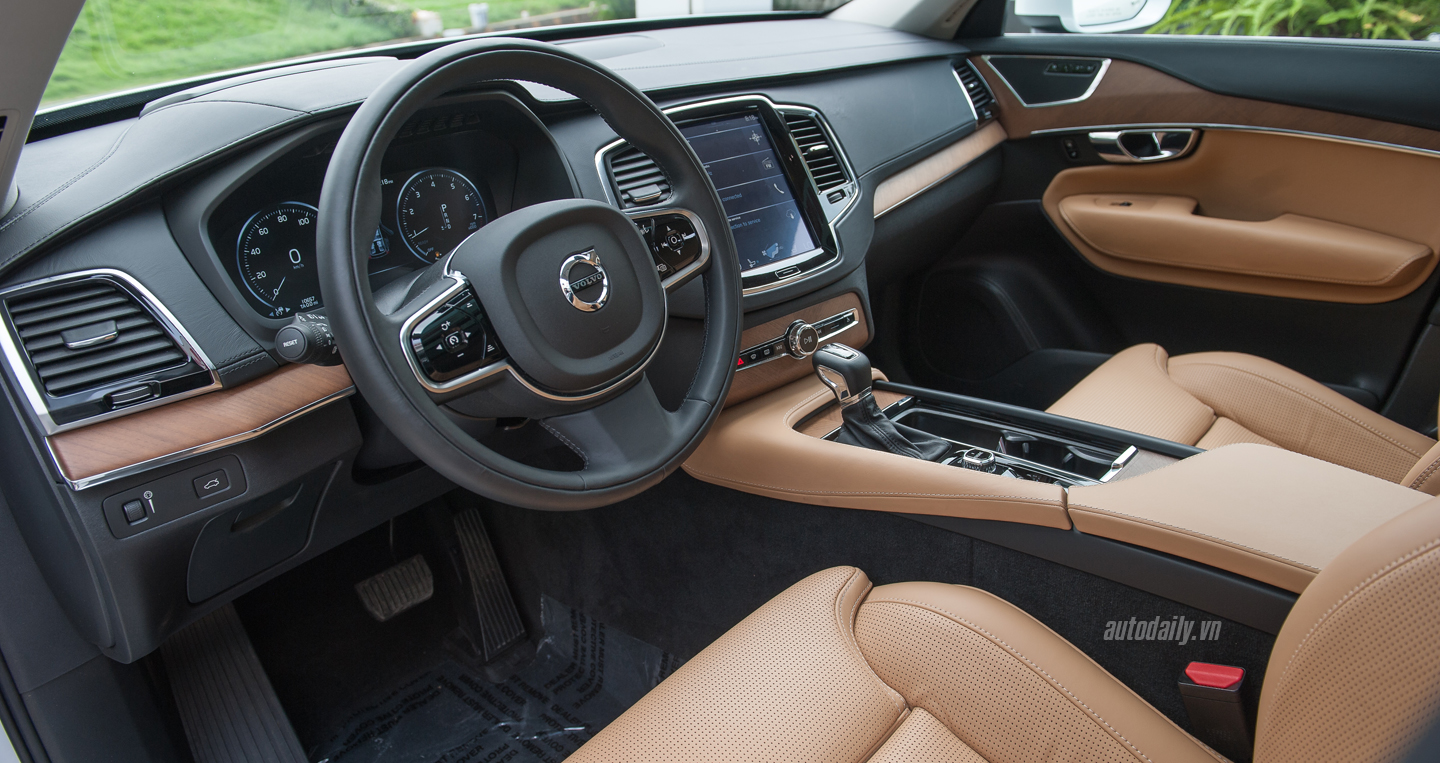 Ảnh chi tiết nội thất Volvo XC90 T6 Inscription 2016 tại Hà Nội Volvo XC90 T6 2016 (28).JPG