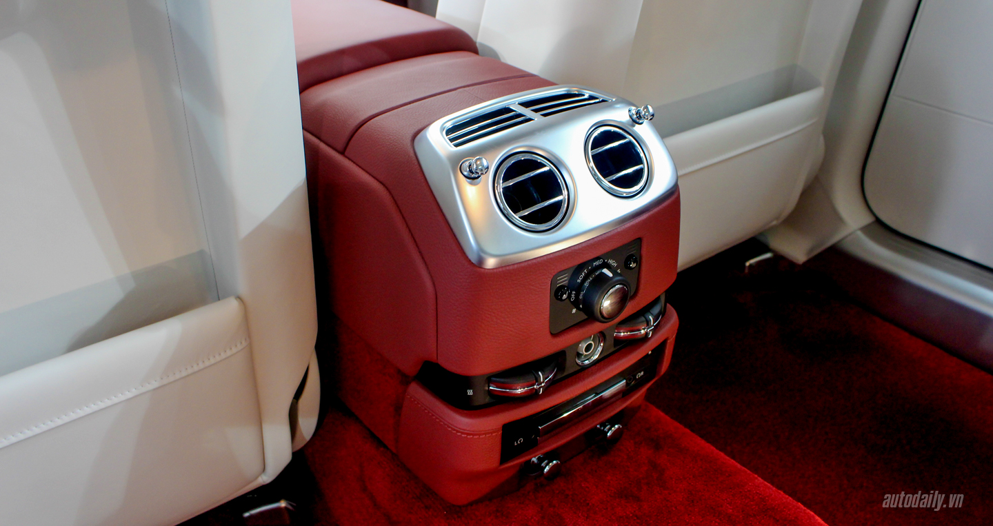 Ảnh chi tiết nội thất Rolls-Royce Ghost Series II ghost series II (15).jpg