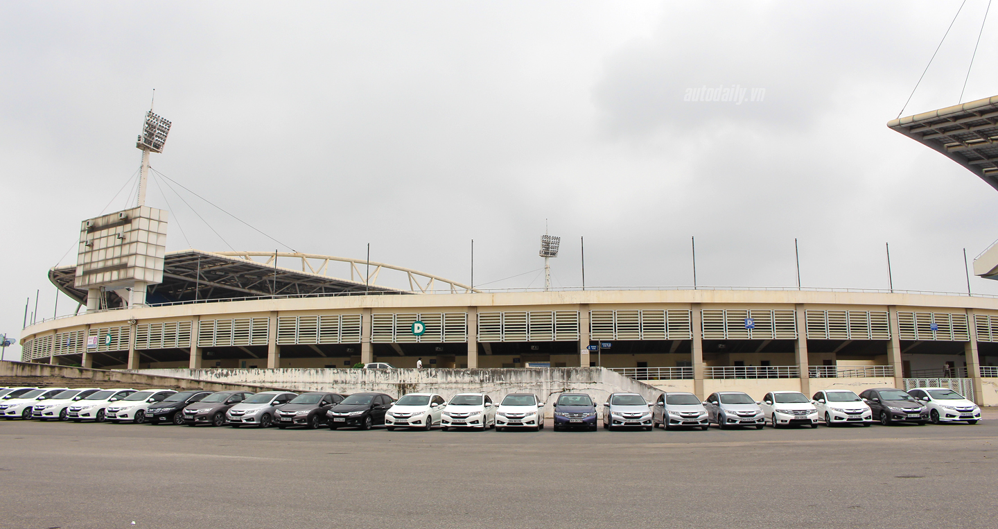 Ảnh dàn xe Honda City offline hoành tráng tại Hà Nội honda city (13).jpg