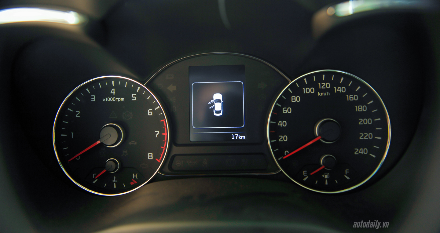 Ảnh chi tiết nội thất Kia Cerato mới tại Việt Nam Kia Cerato (17).JPG
