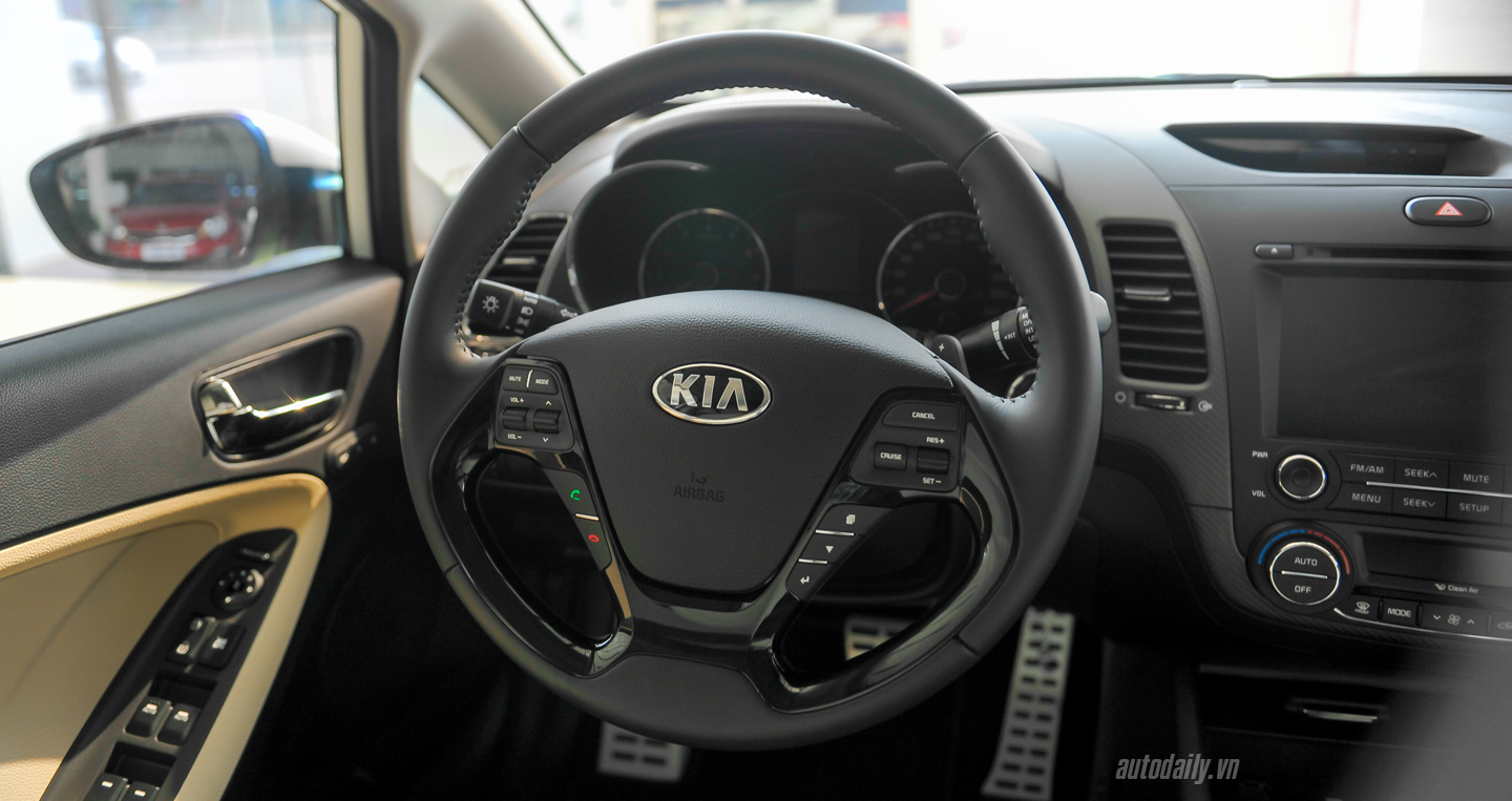 Ảnh chi tiết nội thất Kia Cerato mới tại Việt Nam Kia Cerato (5).JPG