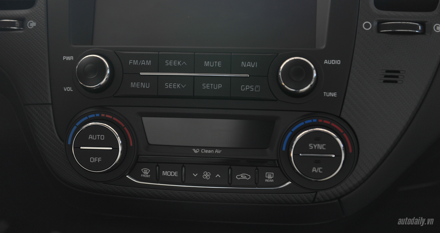 Ảnh chi tiết nội thất Kia Cerato mới tại Việt Nam Kia Cerato (6).JPG