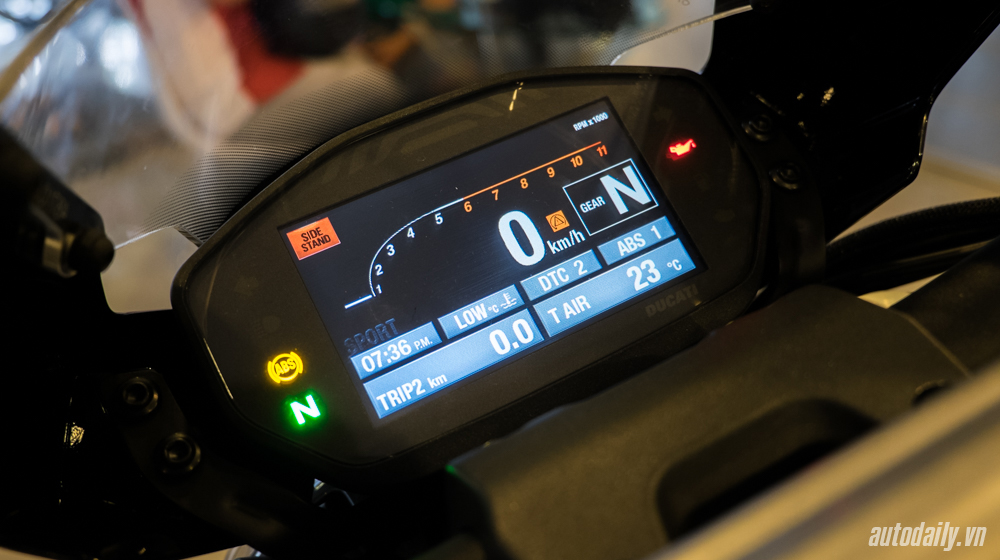 Ảnh chi tiết Ducati Monster 1200R tại Việt Nam Monster 1200R (12).jpg