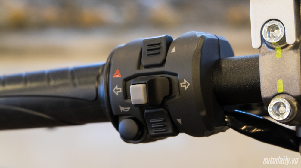 Ảnh chi tiết Ducati Monster 1200R tại Việt Nam Monster 1200R (14).jpg