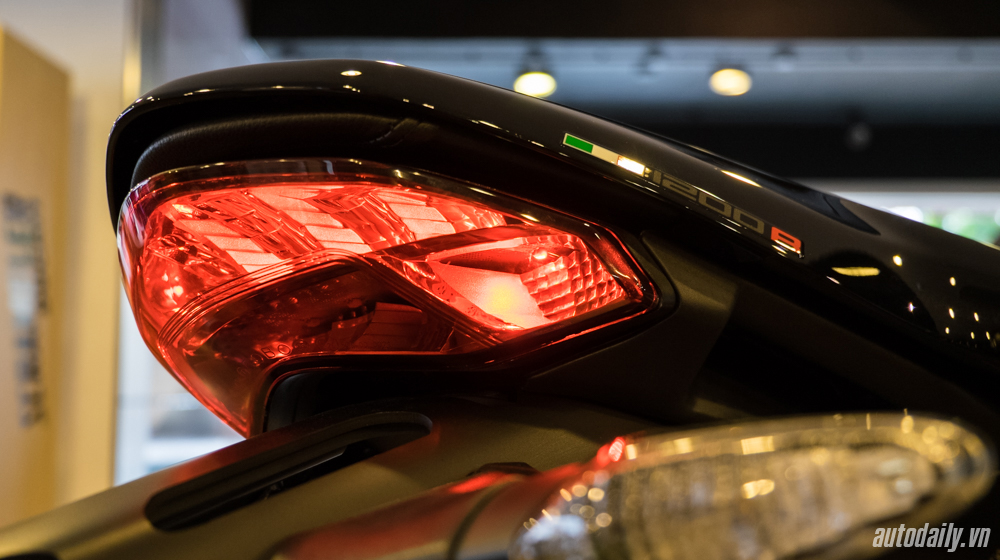 Ảnh chi tiết Ducati Monster 1200R tại Việt Nam Monster 1200R (15).jpg