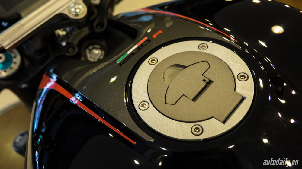 Ảnh chi tiết Ducati Monster 1200R tại Việt Nam Monster 1200R (19).jpg