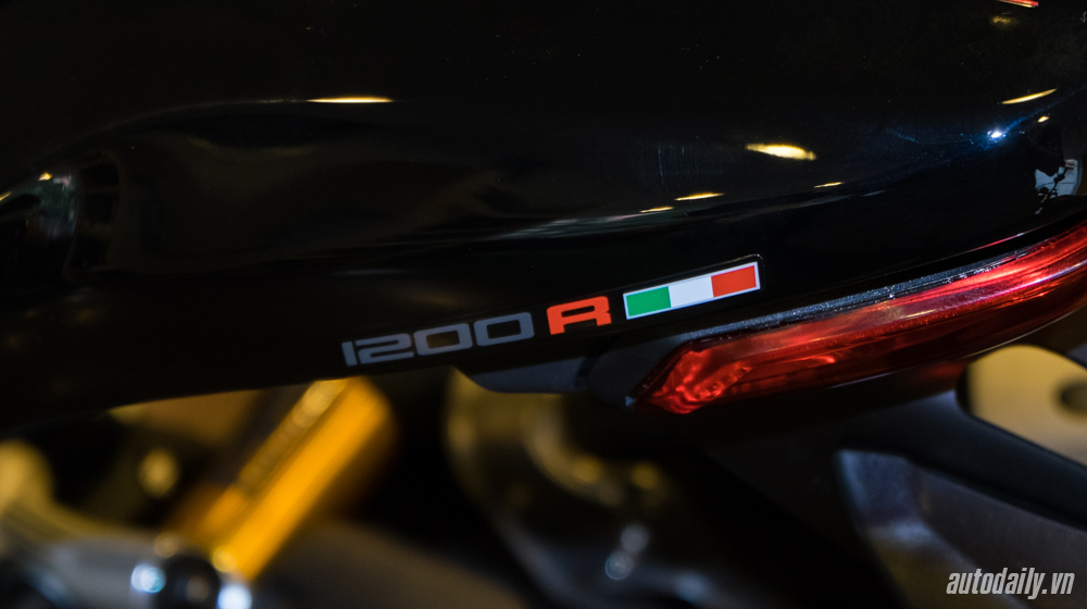 Ảnh chi tiết Ducati Monster 1200R tại Việt Nam Monster 1200R (20).jpg