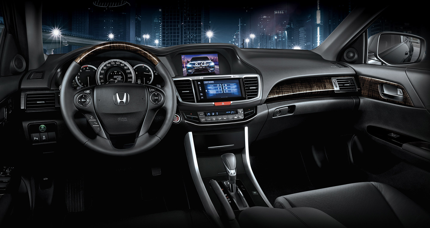 Honda Việt Nam giới thiệu Accord 2016 giá không đổi