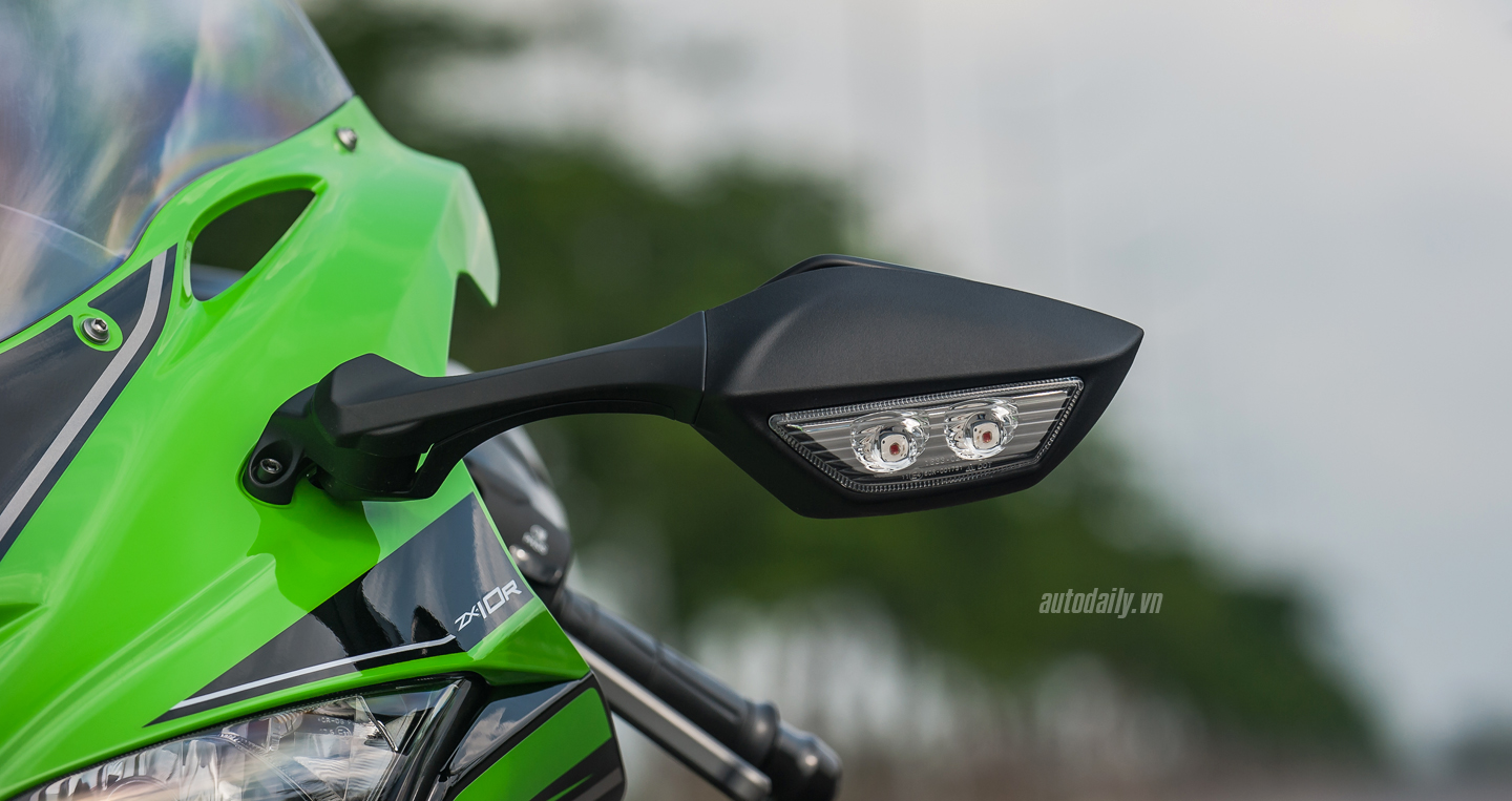 Ảnh chi tiết Kawasaki Ninja ZX-10R 2016 đầu tiên tại Hà Nội Kawasaki ZX-10R 2016 (12).JPG