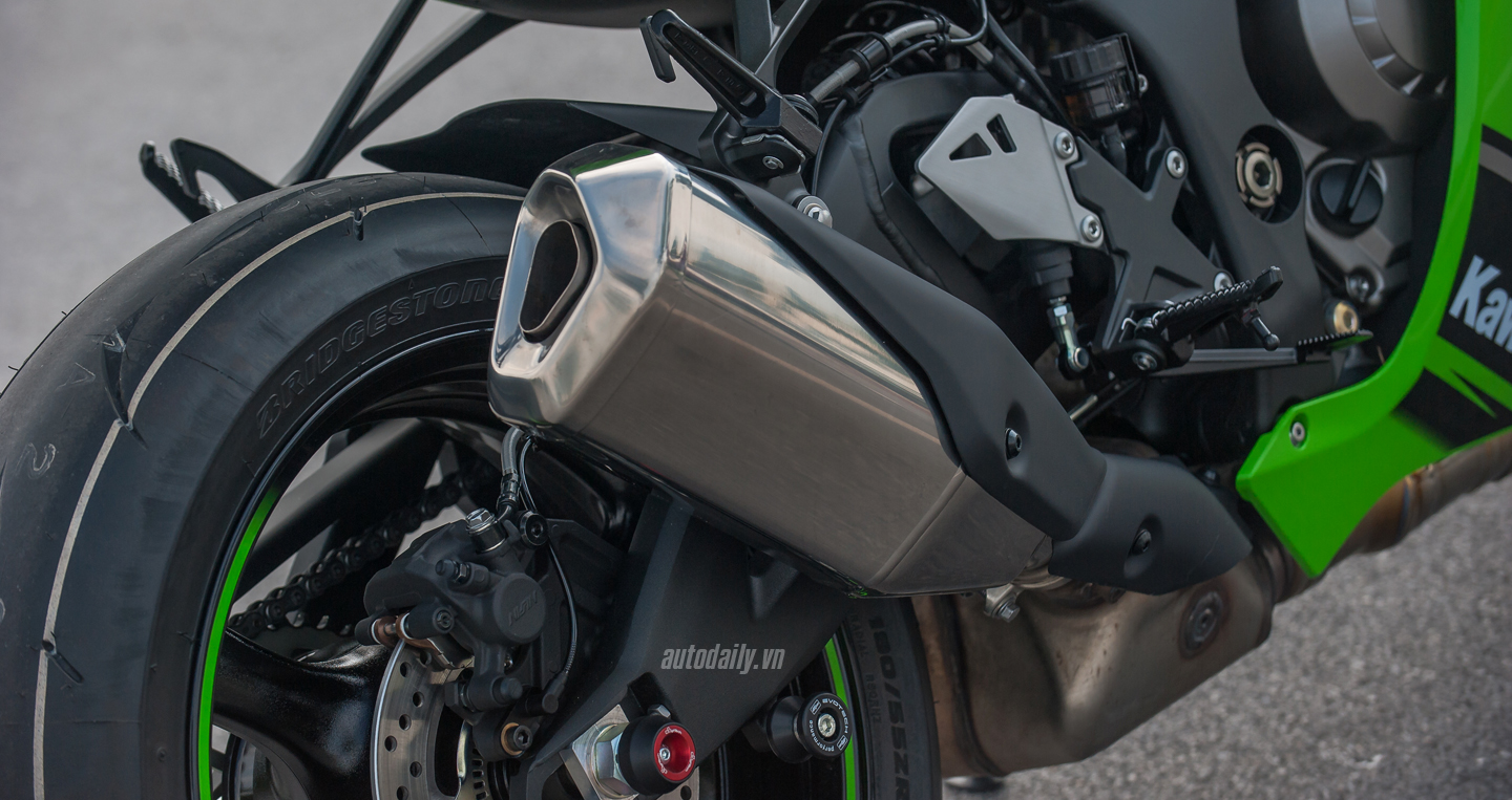 Ảnh chi tiết Kawasaki Ninja ZX-10R 2016 đầu tiên tại Hà Nội Kawasaki ZX-10R 2016 (19).JPG
