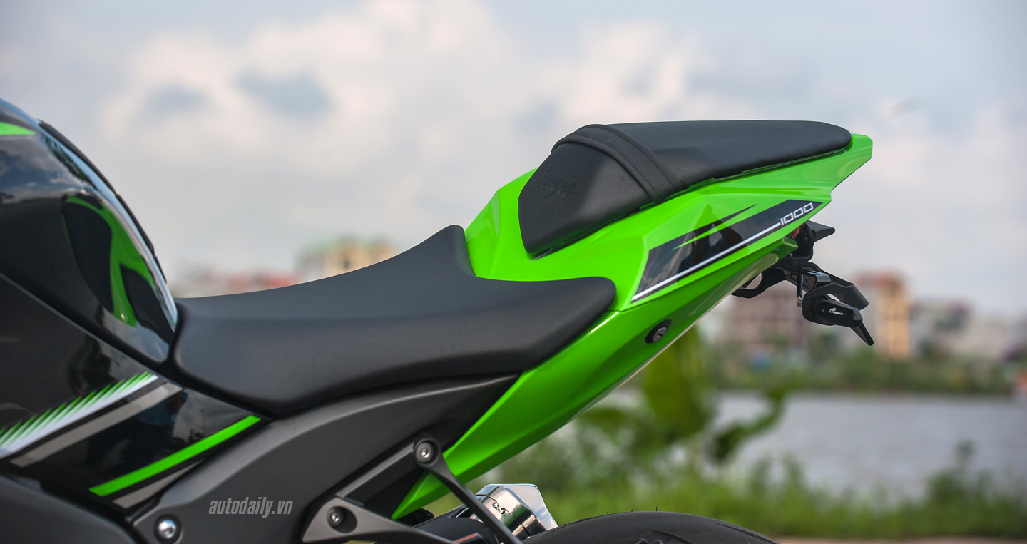 Ảnh chi tiết Kawasaki Ninja ZX-10R 2016 đầu tiên tại Hà Nội Kawasaki ZX-10R 2016 (22).JPG