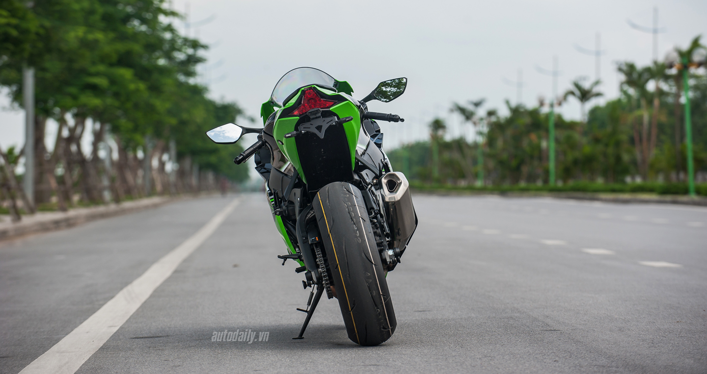 Ảnh chi tiết Kawasaki Ninja ZX-10R 2016 đầu tiên tại Hà Nội Kawasaki ZX-10R 2016 (8).JPG