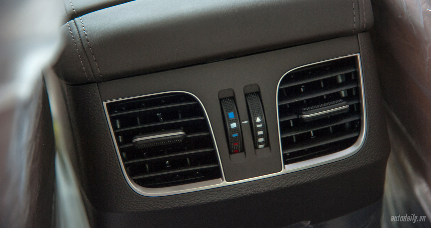 Ảnh chi tiết nội thất Hyundai Genesis Sedan 2016 tại Việt Nam Hyundai Genesis sedan (14).JPG