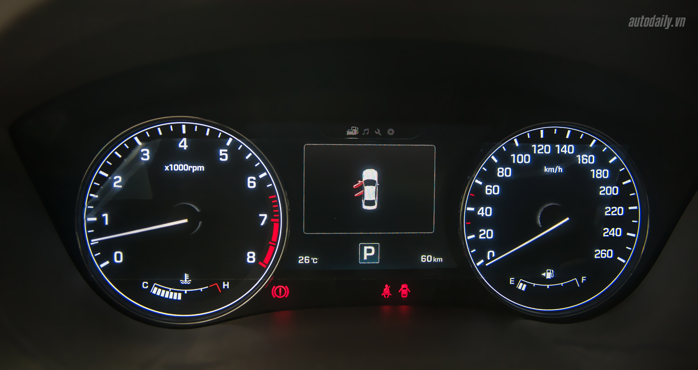 Ảnh chi tiết nội thất Hyundai Genesis Sedan 2016 tại Việt Nam Hyundai Genesis sedan (15).JPG