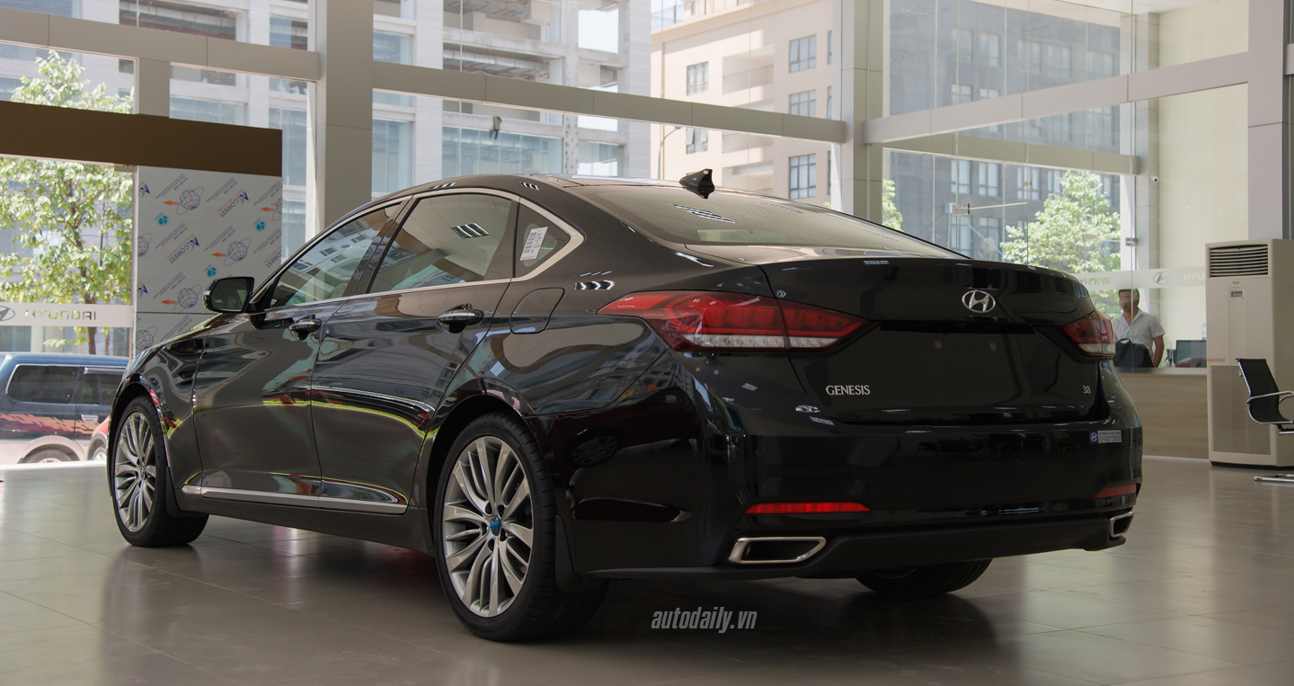 Ảnh chi tiết ngoại thất Hyundai Genesis Sedan 2016 tại Việt Nam Hyundai Genesis sedan (39).JPG