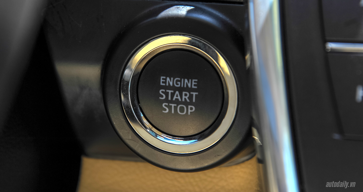 Ảnh chi tiết nội thất Toyota Camry XLE 2016 tại Hà Nội Toyota Camry XLE (35).JPG