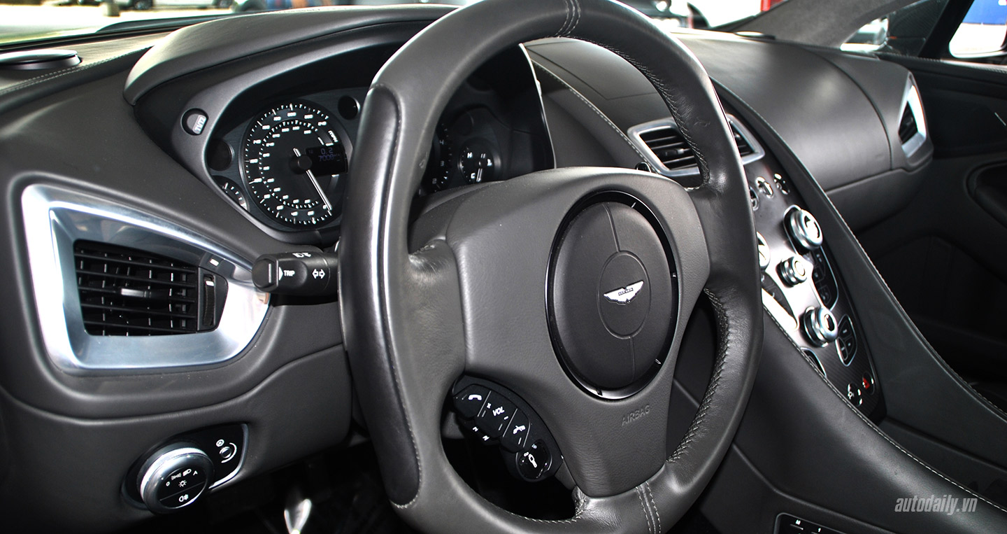 Ảnh chi tiết Aston Martin Vanquish 2015 thứ 4 tại Việt Nam aston-martin-vanquish (13).jpg