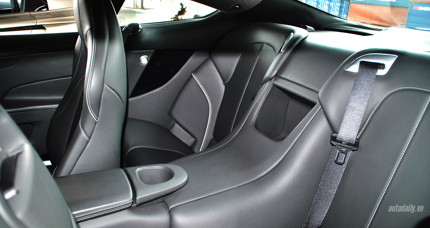 Ảnh chi tiết Aston Martin Vanquish 2015 thứ 4 tại Việt Nam aston-martin-vanquish (15).jpg