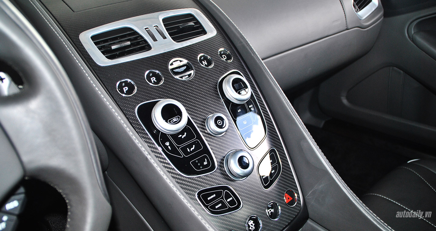 Ảnh chi tiết Aston Martin Vanquish 2015 thứ 4 tại Việt Nam aston-martin-vanquish (16).jpg