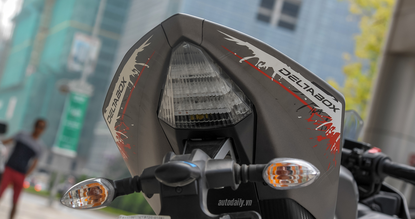 Ảnh chi tiết Yamaha R15 màu mới tại Việt Nam Yamaha R15 (11).JPG