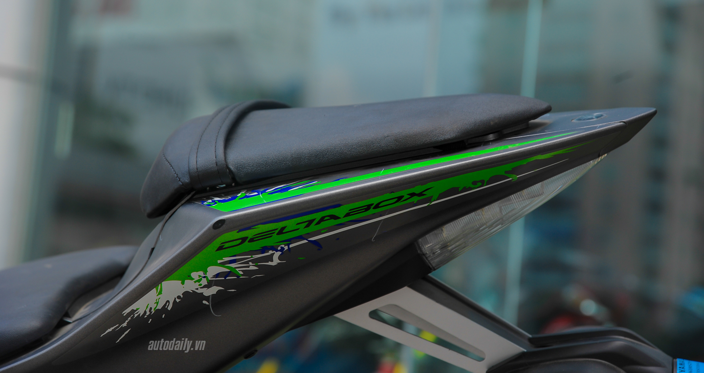 Ảnh chi tiết Yamaha R15 màu mới tại Việt Nam Yamaha R15 (17).jpg