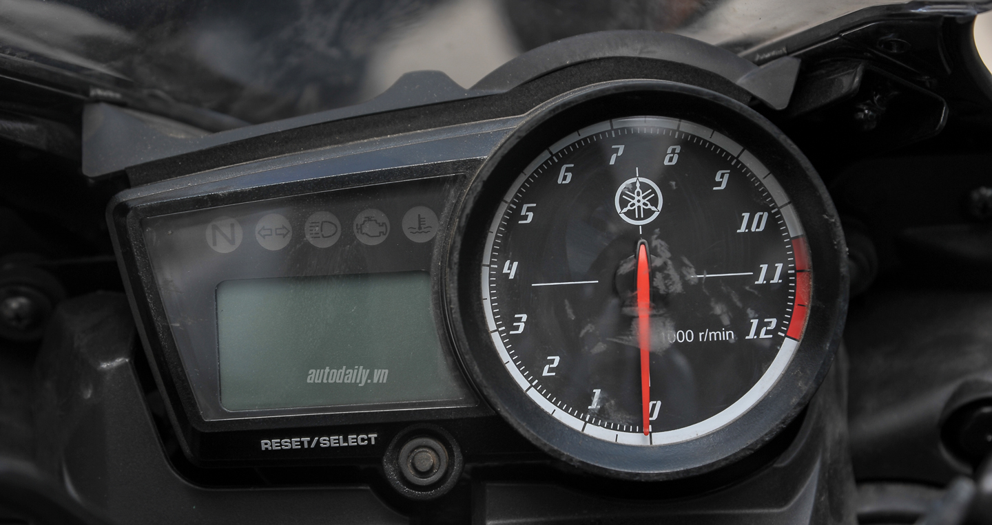 Ảnh chi tiết Yamaha R15 màu mới tại Việt Nam Yamaha R15 (21).jpg