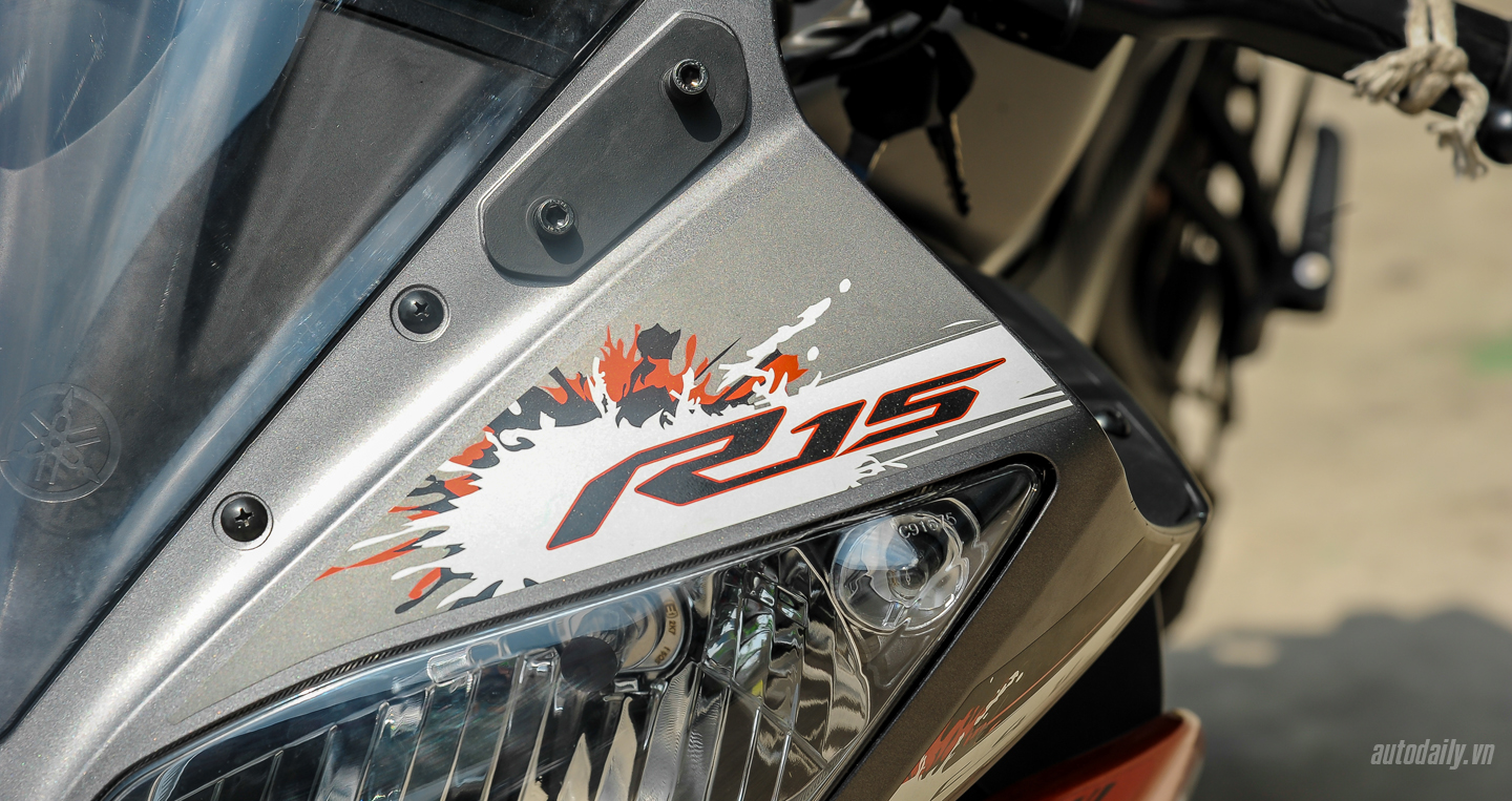 Ảnh chi tiết Yamaha R15 màu mới tại Việt Nam Yamaha R15 (4).JPG