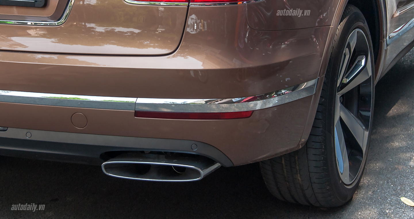 Ảnh Bentley Bentayga lăn bánh trên phố Hà Nội Bentley Bentayga (6).JPG