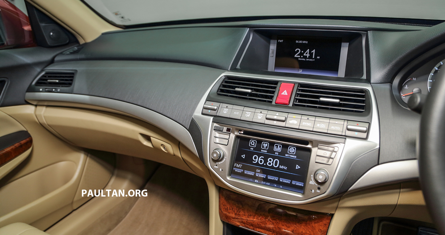 Ảnh chi tiết Proton Perdana 2017 Proton_Perdana_24_Red_Int_09-1.jpg