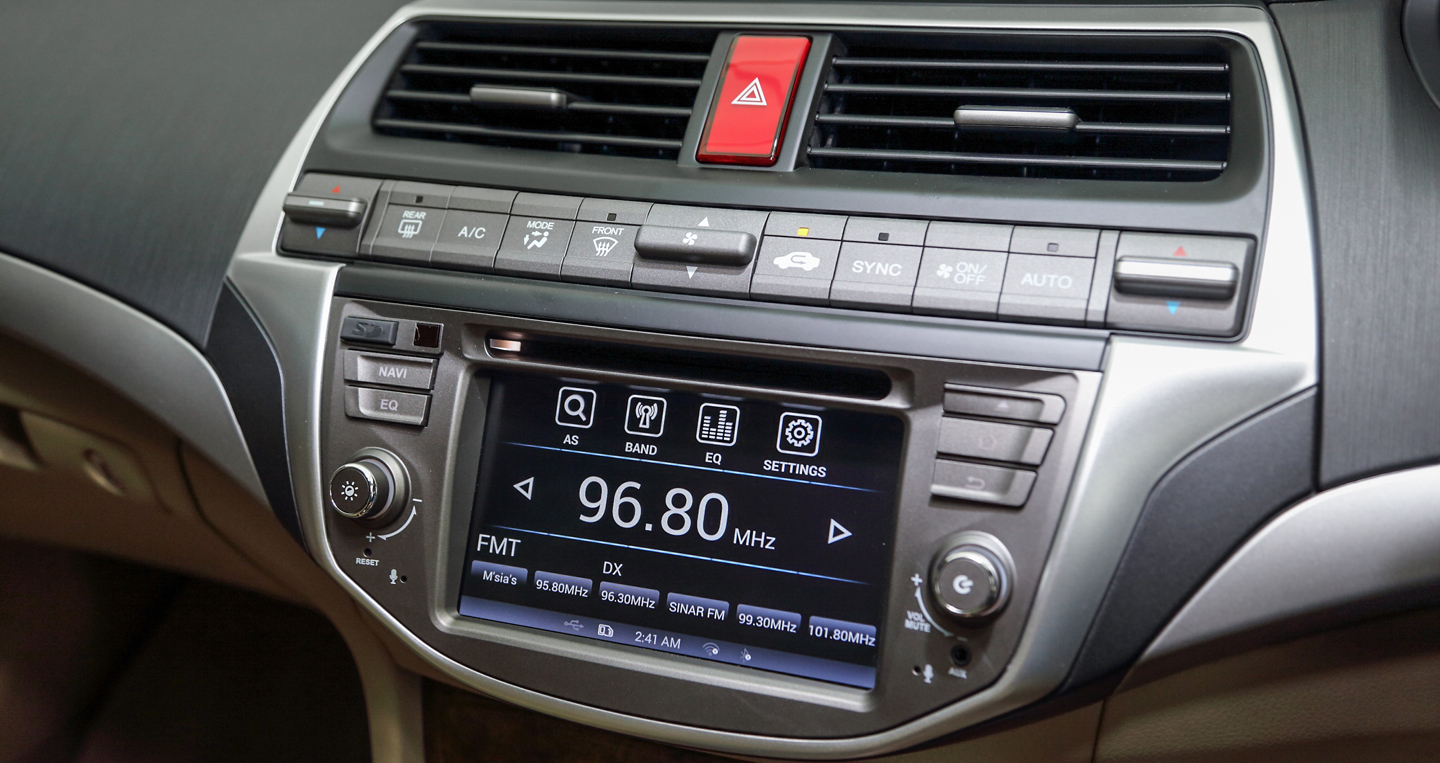 Ảnh chi tiết Proton Perdana 2017 Proton_Perdana_24_Red_Int_11-1.jpg