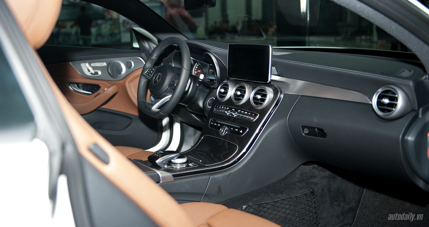 Ảnh chi tiết Mercedes C 300 Coupe 2016 tại Việt Nam Mercedes C300 Coupe (17).jpg