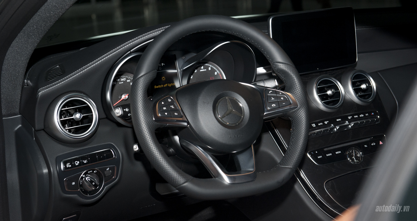 Ảnh chi tiết Mercedes C 300 Coupe 2016 tại Việt Nam Mercedes C300 Coupe (20).jpg