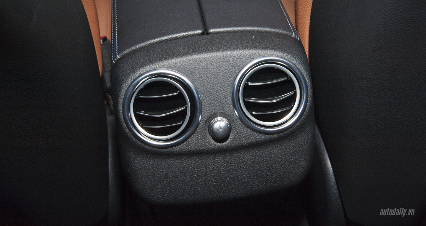 Ảnh chi tiết Mercedes C 300 Coupe 2016 tại Việt Nam Mercedes C300 Coupe (26).JPG
