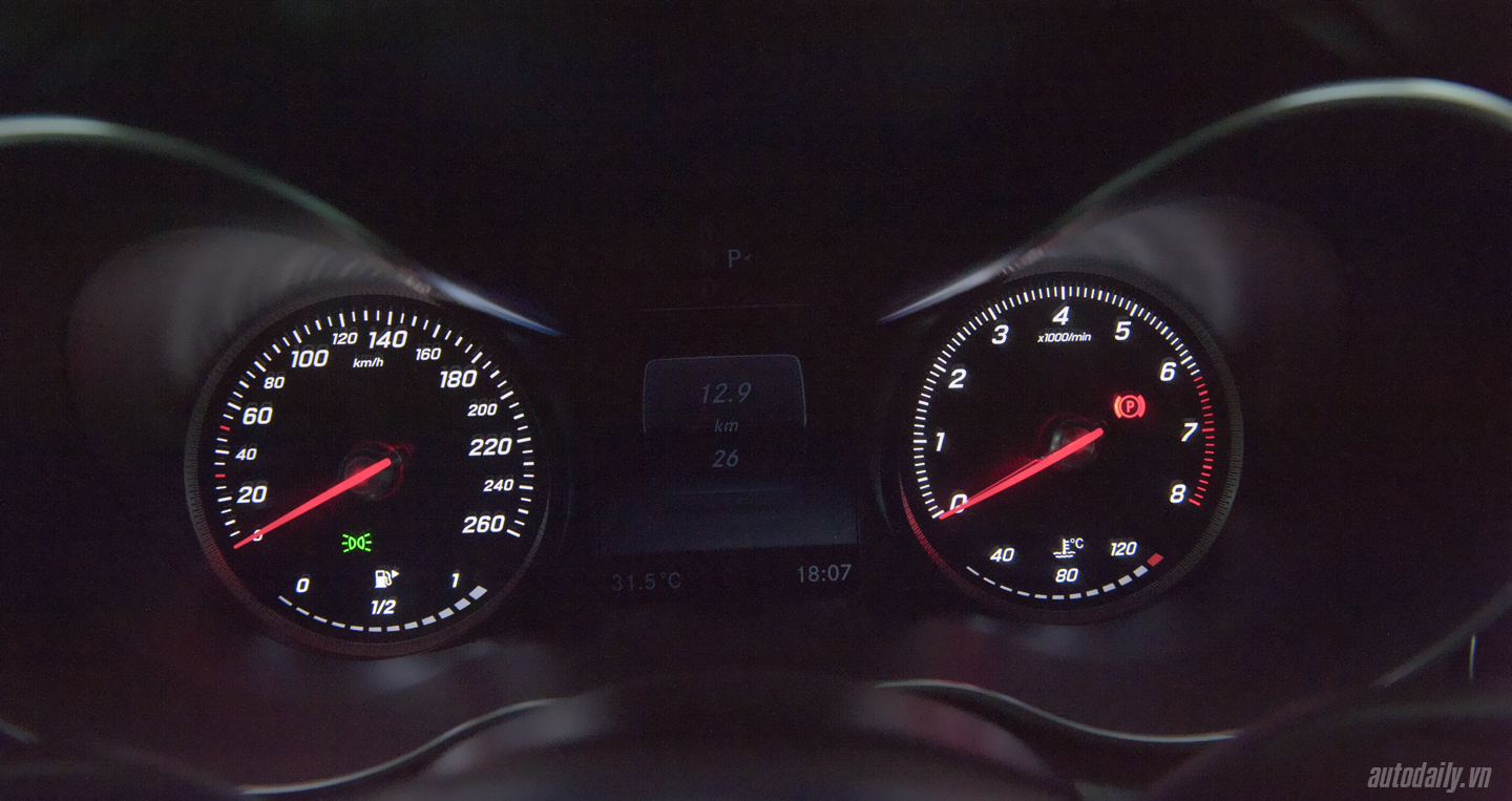 Ảnh chi tiết Mercedes C 300 Coupe 2016 tại Việt Nam Mercedes C300 Coupe (27).JPG