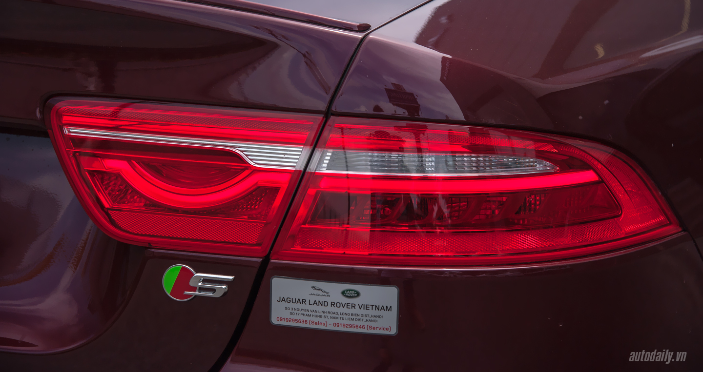 Ảnh chi tiết Jaguar XE S đầu tiên tại Việt Nam Jaguar XE S (14).JPG