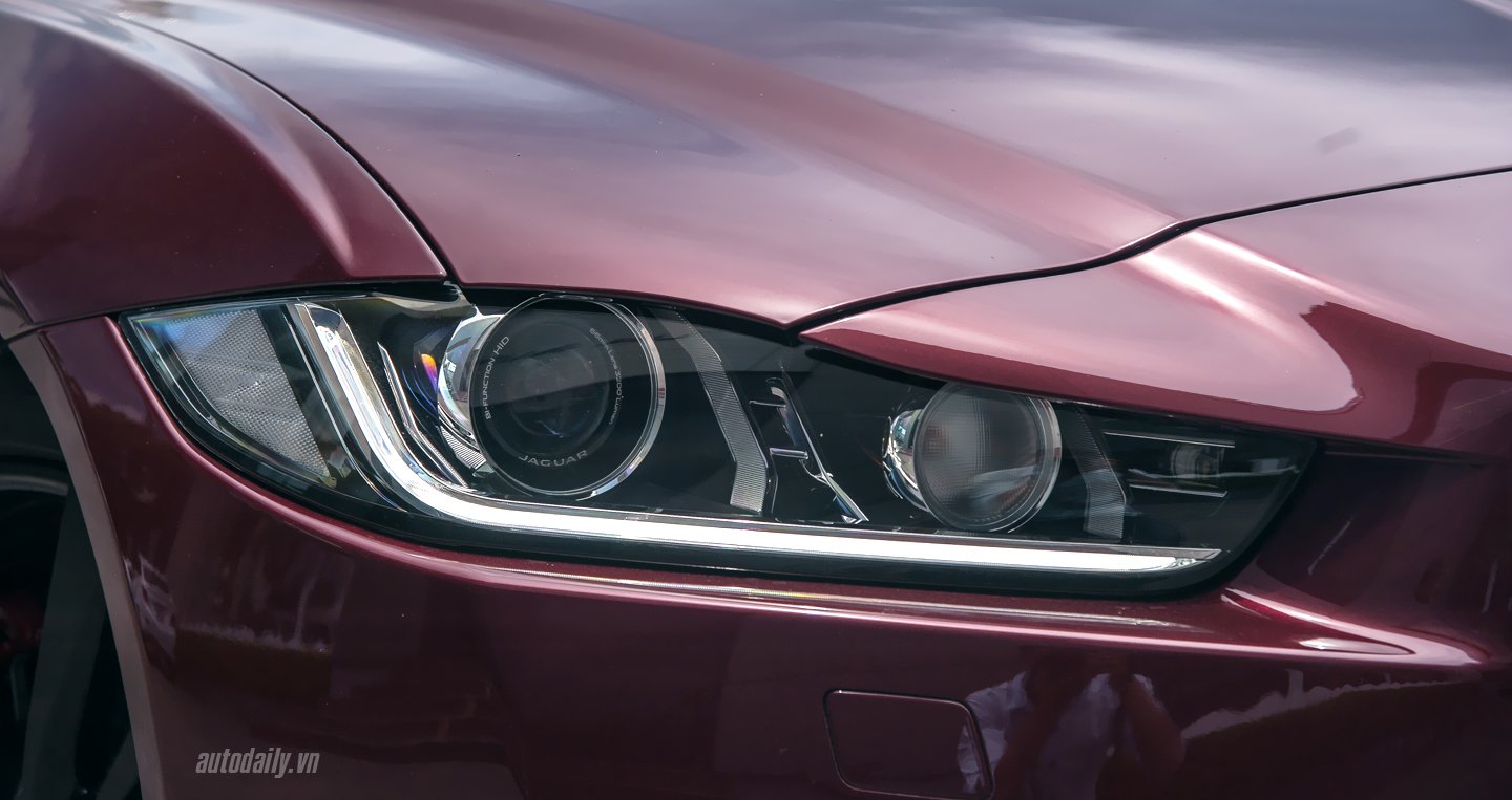 Ảnh chi tiết Jaguar XE S đầu tiên tại Việt Nam Jaguar XE S (18).jpg