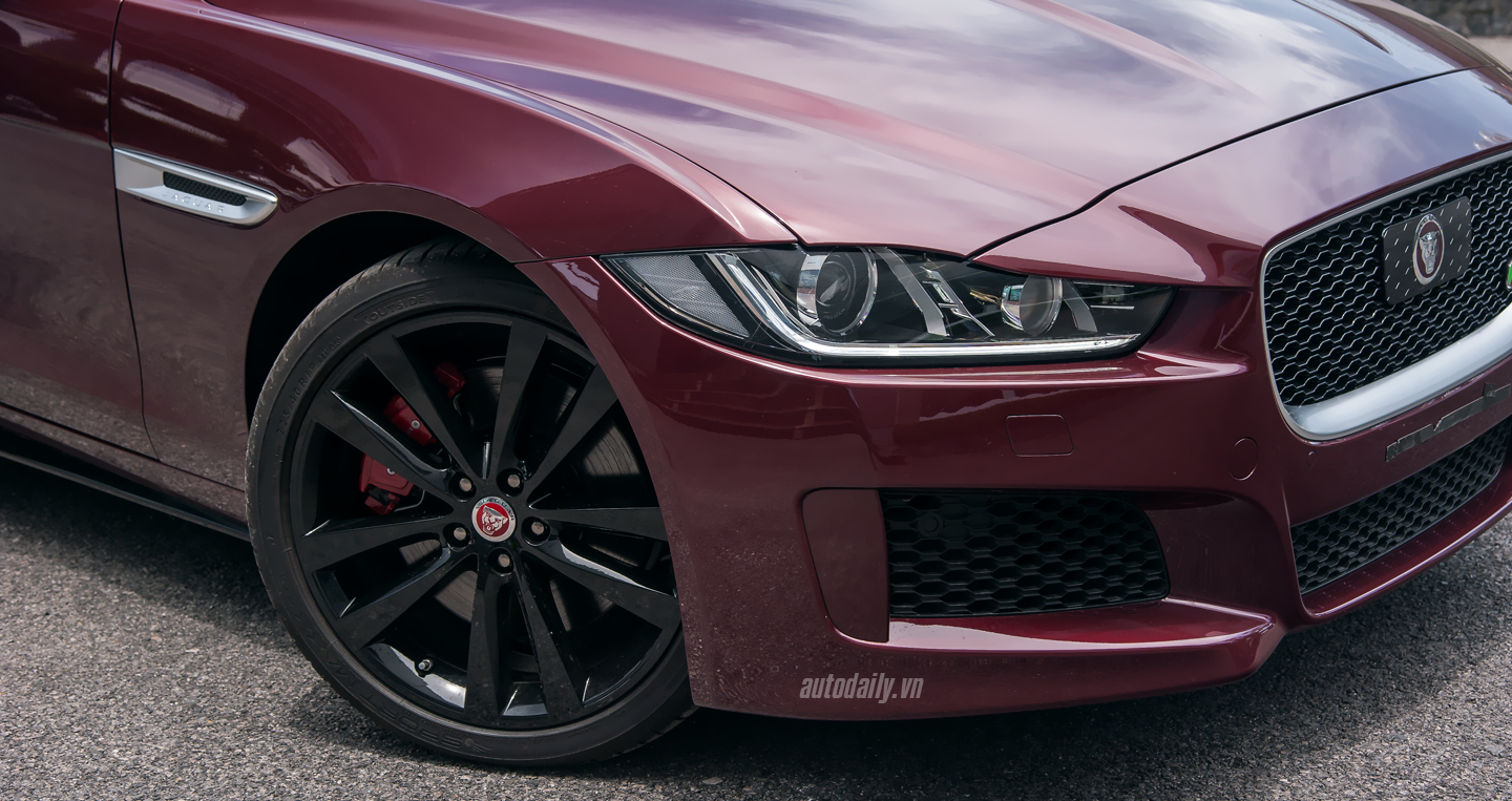 Ảnh chi tiết Jaguar XE S đầu tiên tại Việt Nam Jaguar XE S (19).JPG