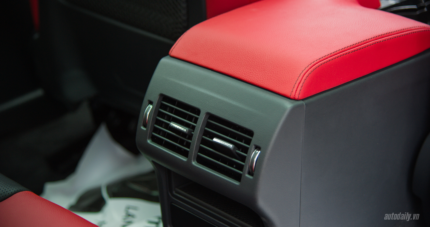 Ảnh chi tiết Jaguar XE S đầu tiên tại Việt Nam Jaguar XE S (34).JPG