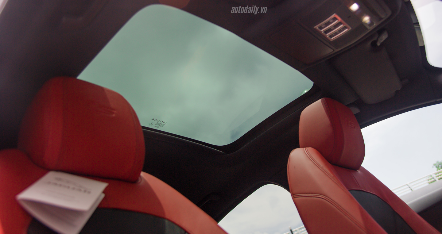 Ảnh chi tiết Jaguar XE S đầu tiên tại Việt Nam Jaguar XE S (35).JPG