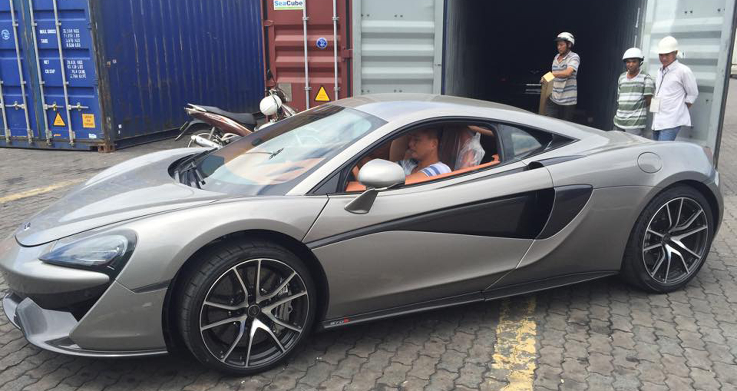 Ảnh chi tiết McLaren 570S Coupe đầu tiên về Việt Nam McLaren 570S (1).jpg