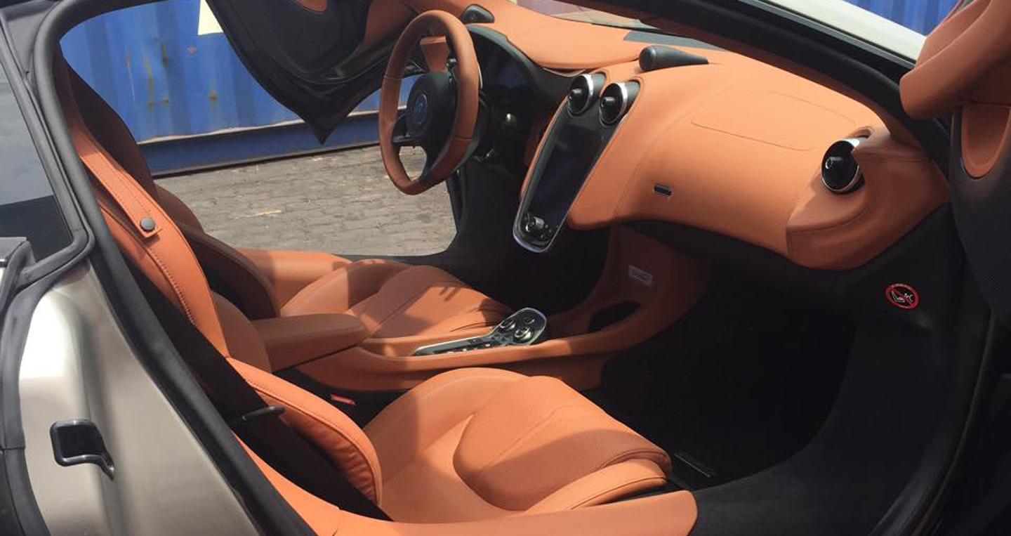 Ảnh chi tiết McLaren 570S Coupe đầu tiên về Việt Nam McLaren 570S (12).jpg